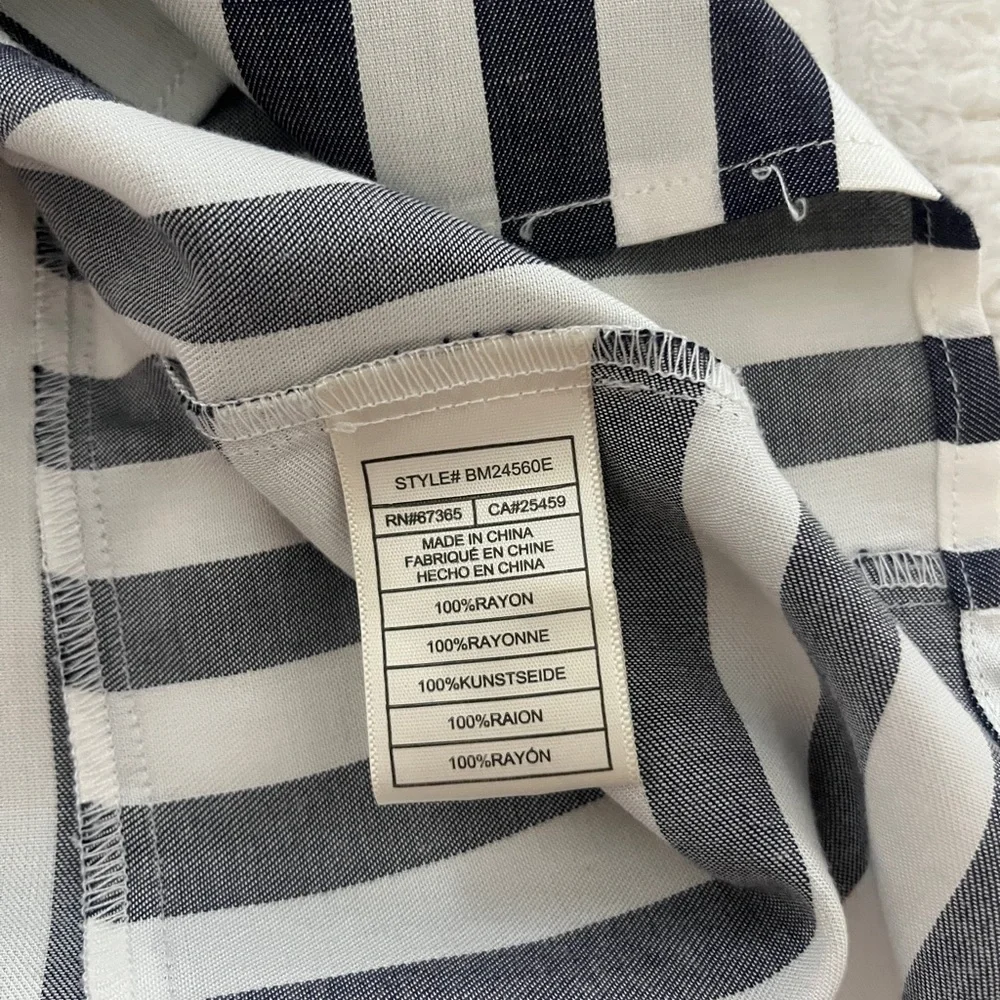 Evereve BB Dakota Seas The Day Navy & White Striped Button Down Tank Top Size L - Picture 8 of 11